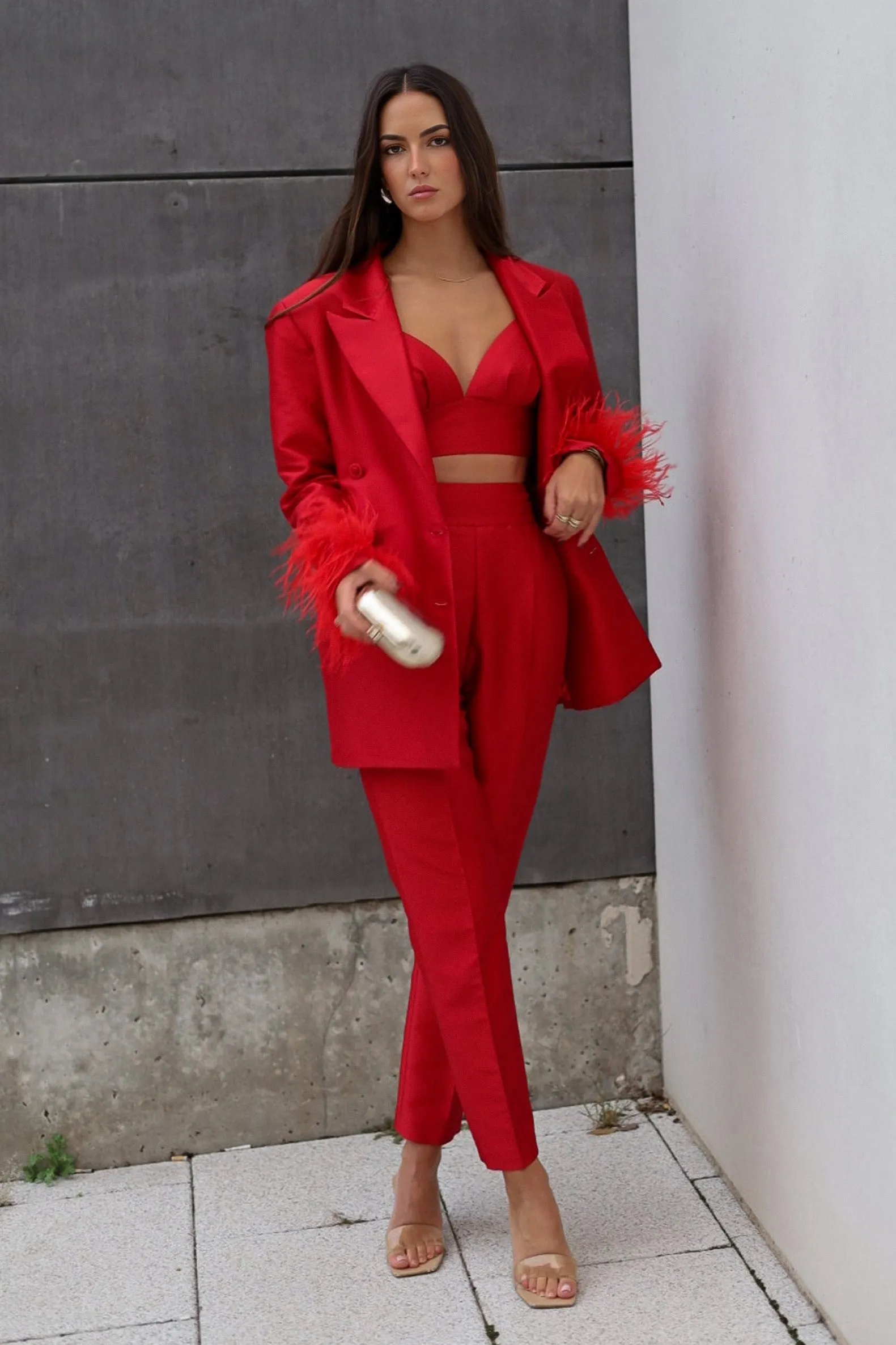 BLAZER OVERSIZED VERMELHO ESCURO COM PLUMAS