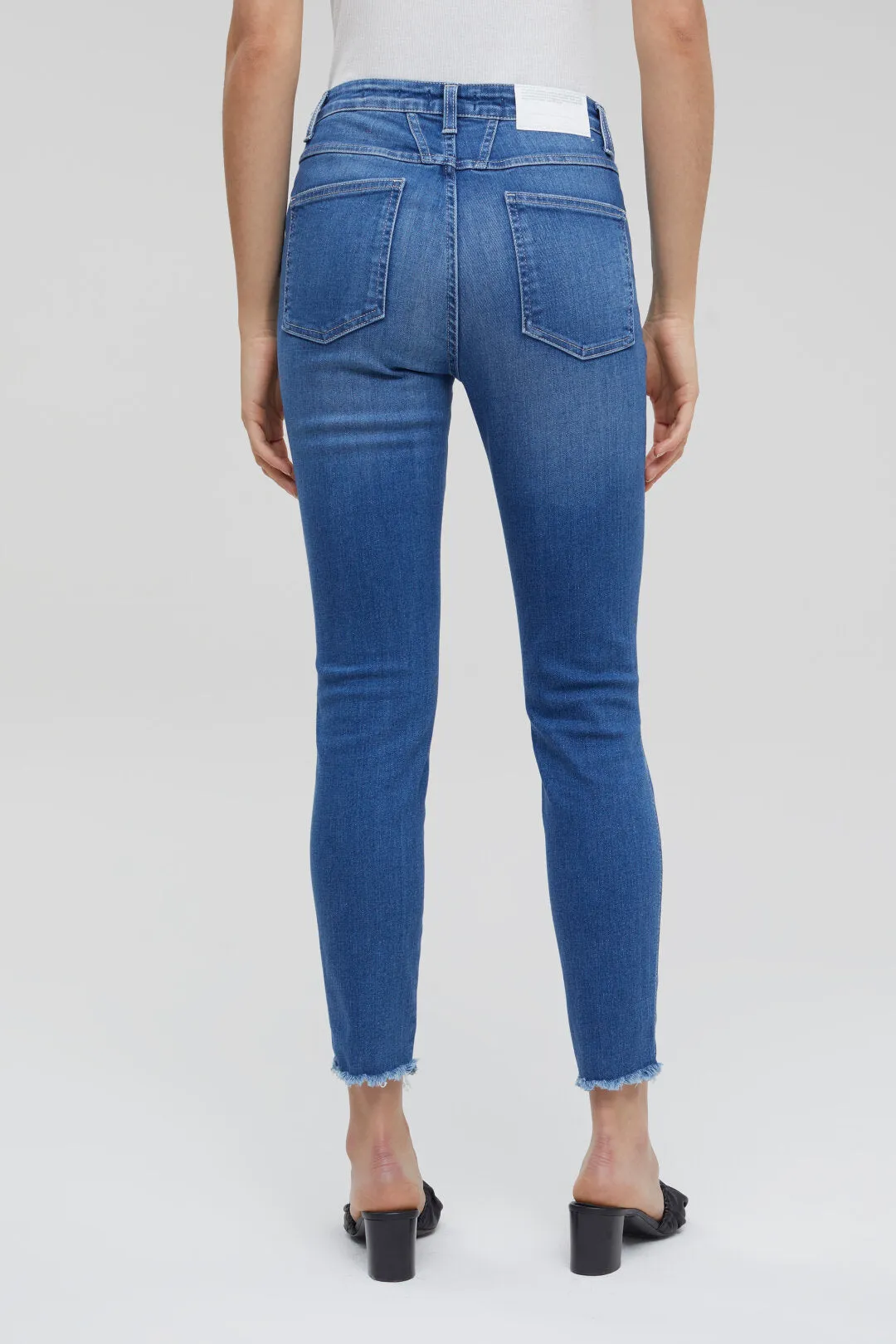 C9123104R5H Skinny pusher a better blue jean