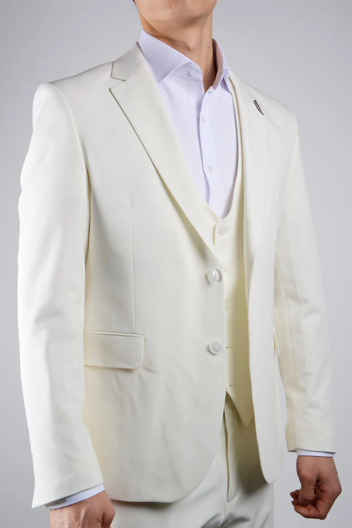 Sure! Here’s an optimized title for the product:

**Cannon Euro Solid Blazer for Men - Tailored Fit Lightweight Blazer in Classic Colors**

This title includes modifiers that highlight the products key features and appeal.