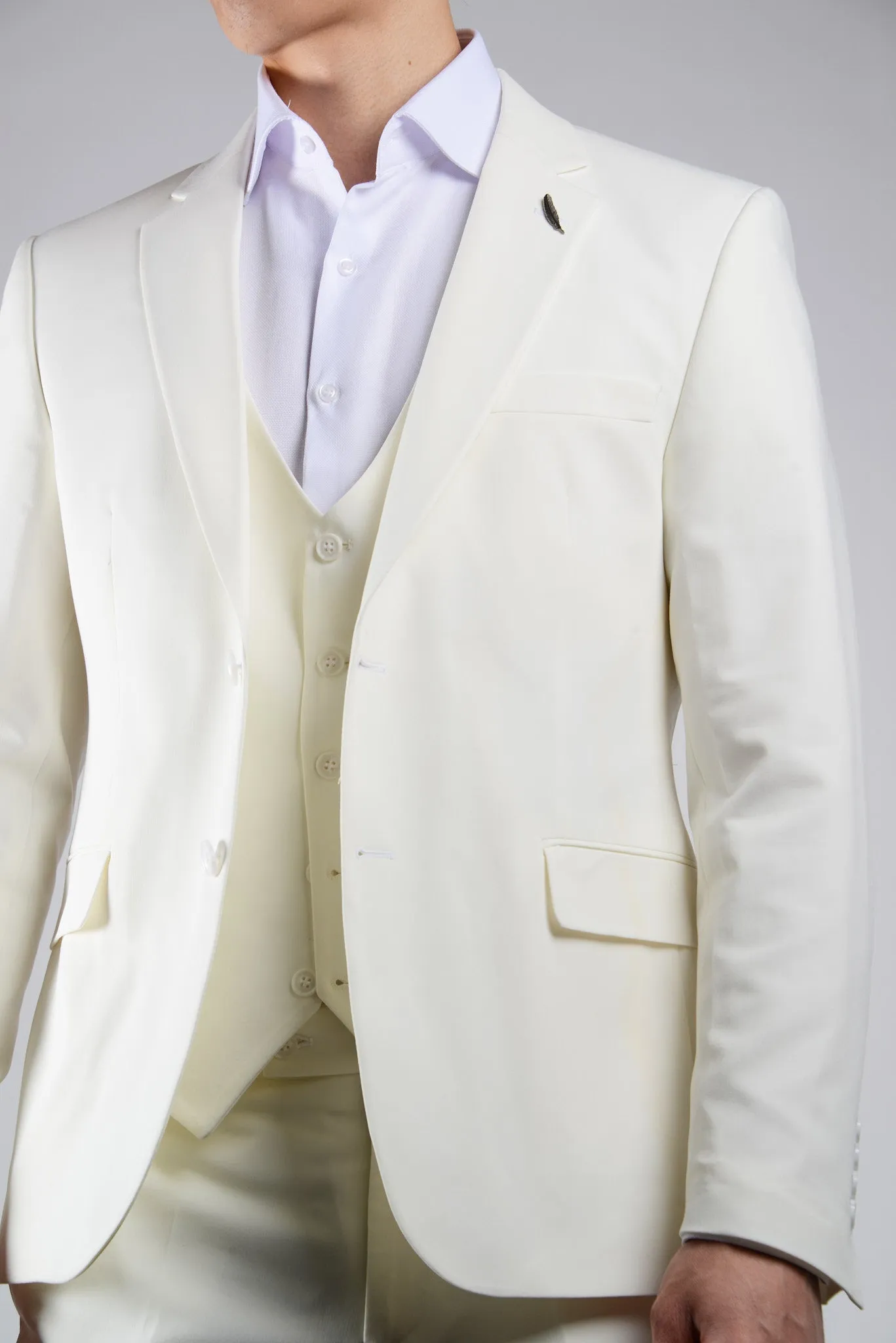 Sure! Here’s an optimized title for the product:

**Cannon Euro Solid Blazer for Men - Tailored Fit Lightweight Blazer in Classic Colors**

This title includes modifiers that highlight the products key features and appeal.