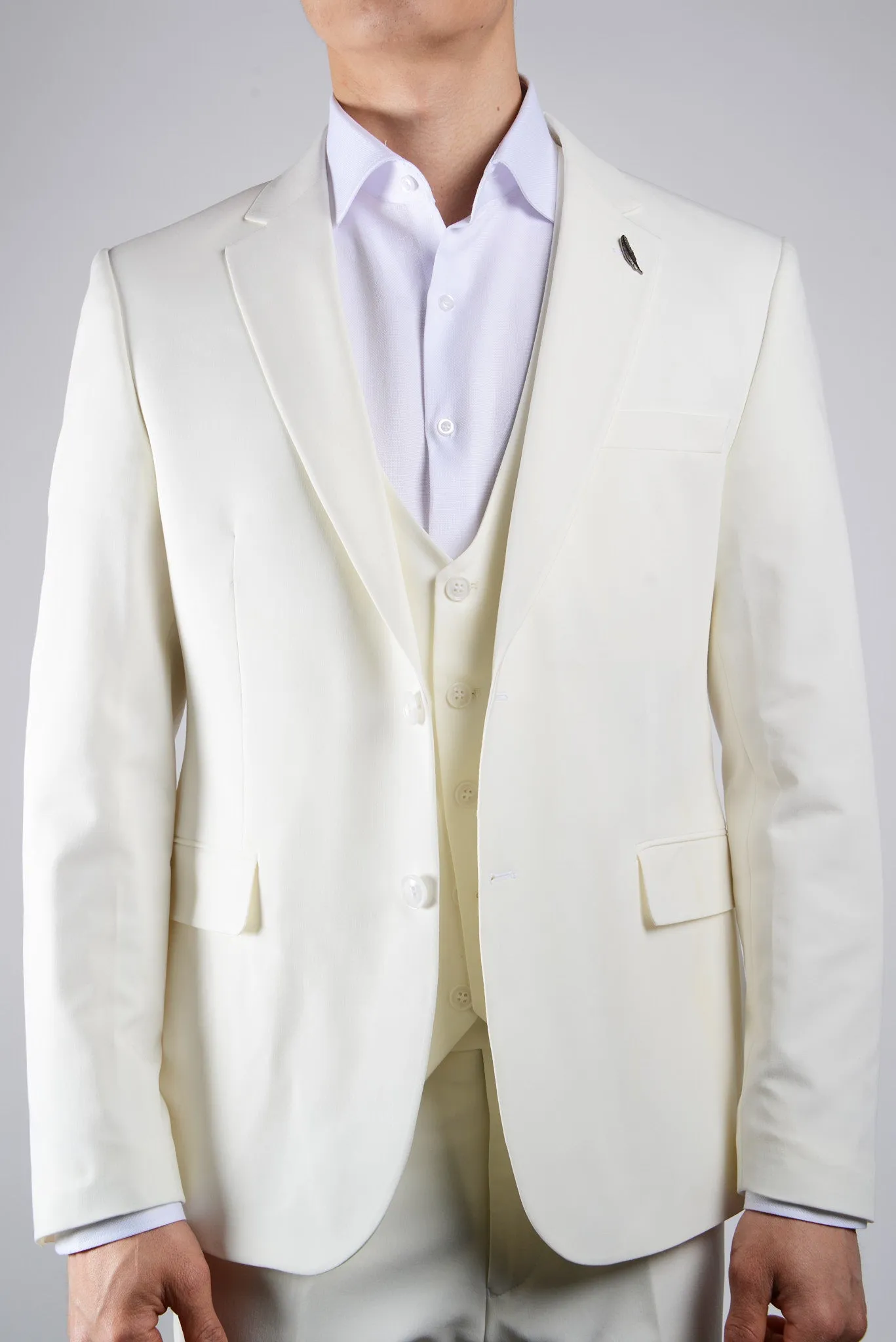 Sure! Here’s an optimized title for the product:

**Cannon Euro Solid Blazer for Men - Tailored Fit Lightweight Blazer in Classic Colors**

This title includes modifiers that highlight the products key features and appeal.