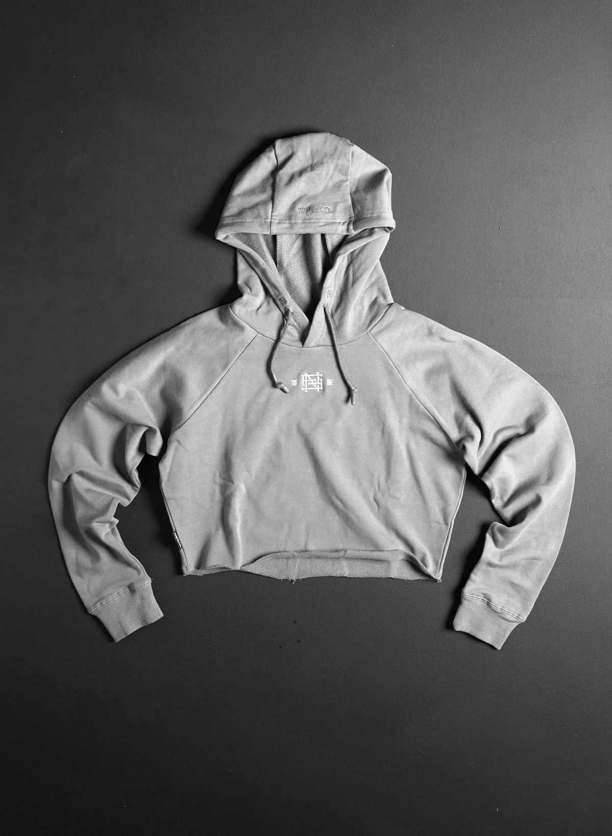 EMB CROP HOODIE - GREY