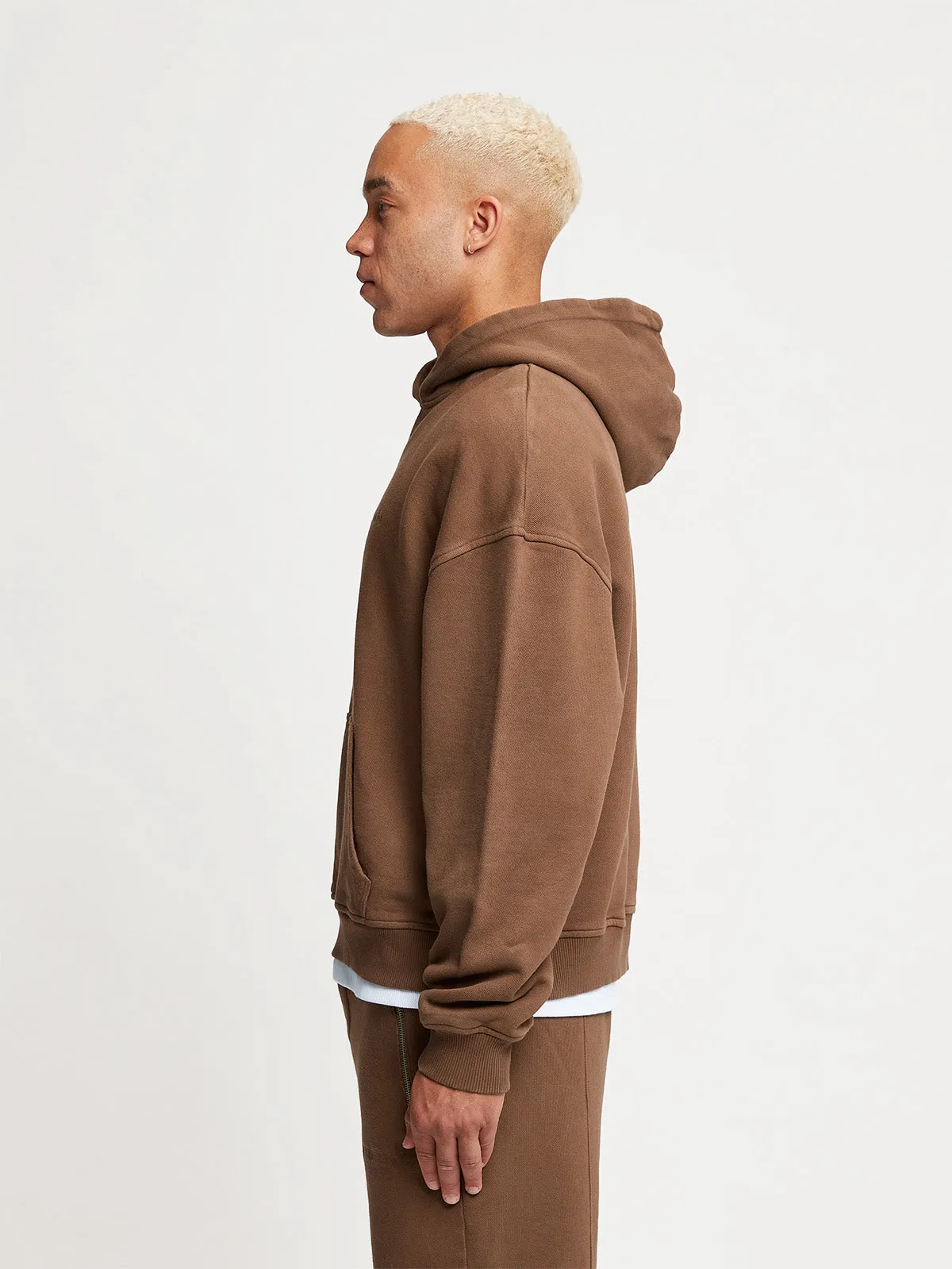 ESSENTIAL HOODIE - BROWN