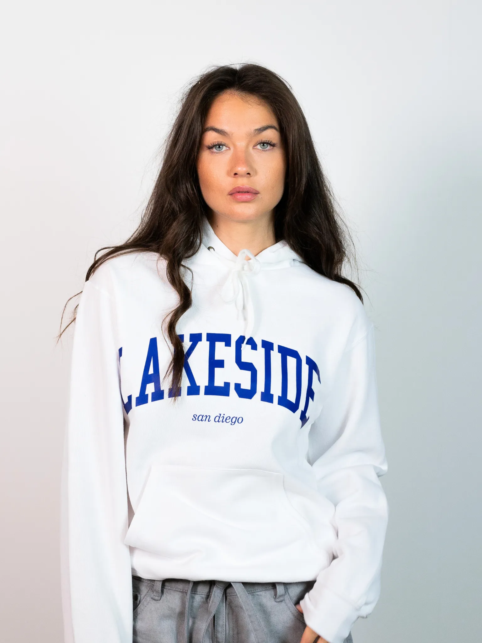 LAKESIDE HOODIE - HVID