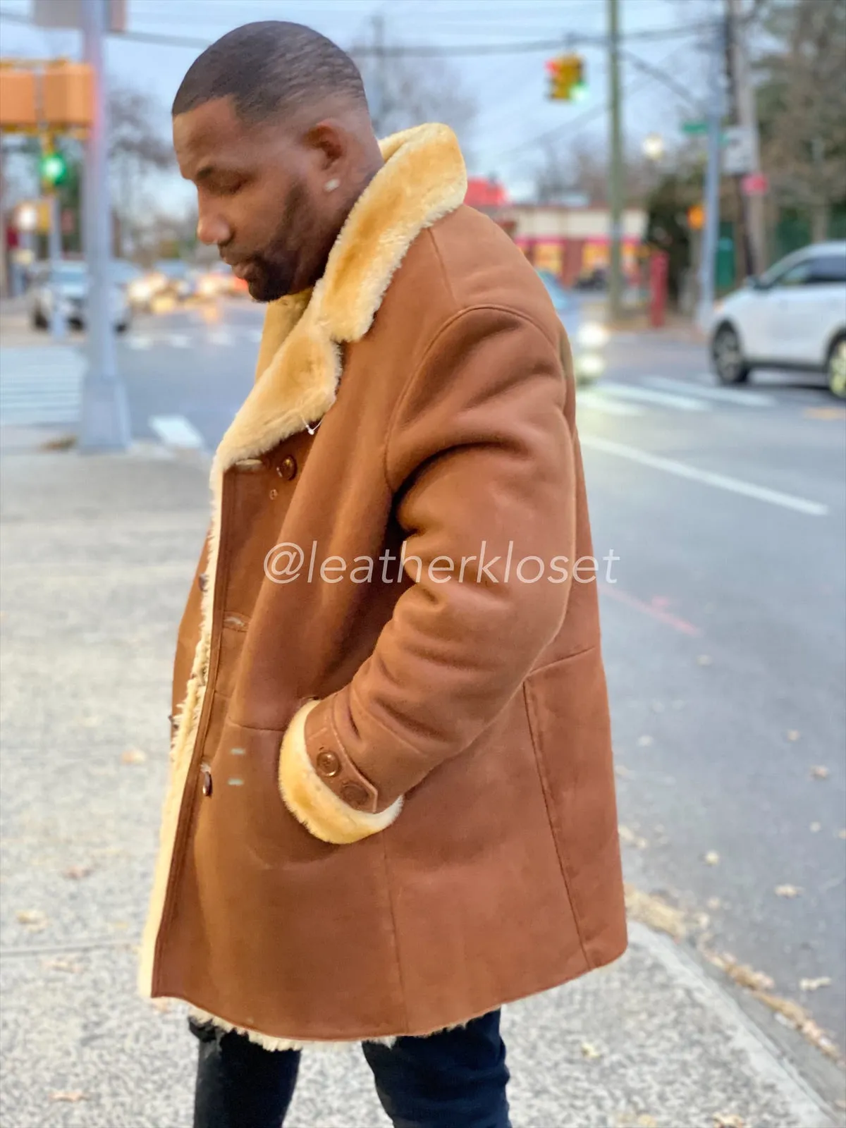 Here’s an optimized title for the item:

Mens Luxury Genuine Shearling Leather Jacket - Classic London Style with Warm Fur Lining

This title highlights key features and adds appeal to attract potential buyers.