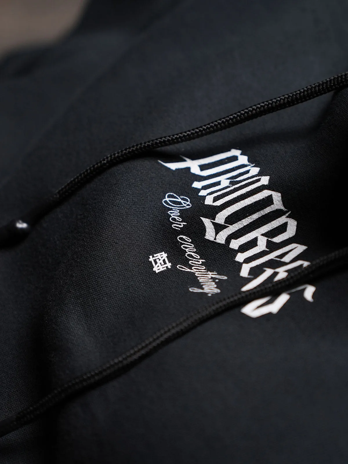 PROGRESS PULLOVER- BLACK