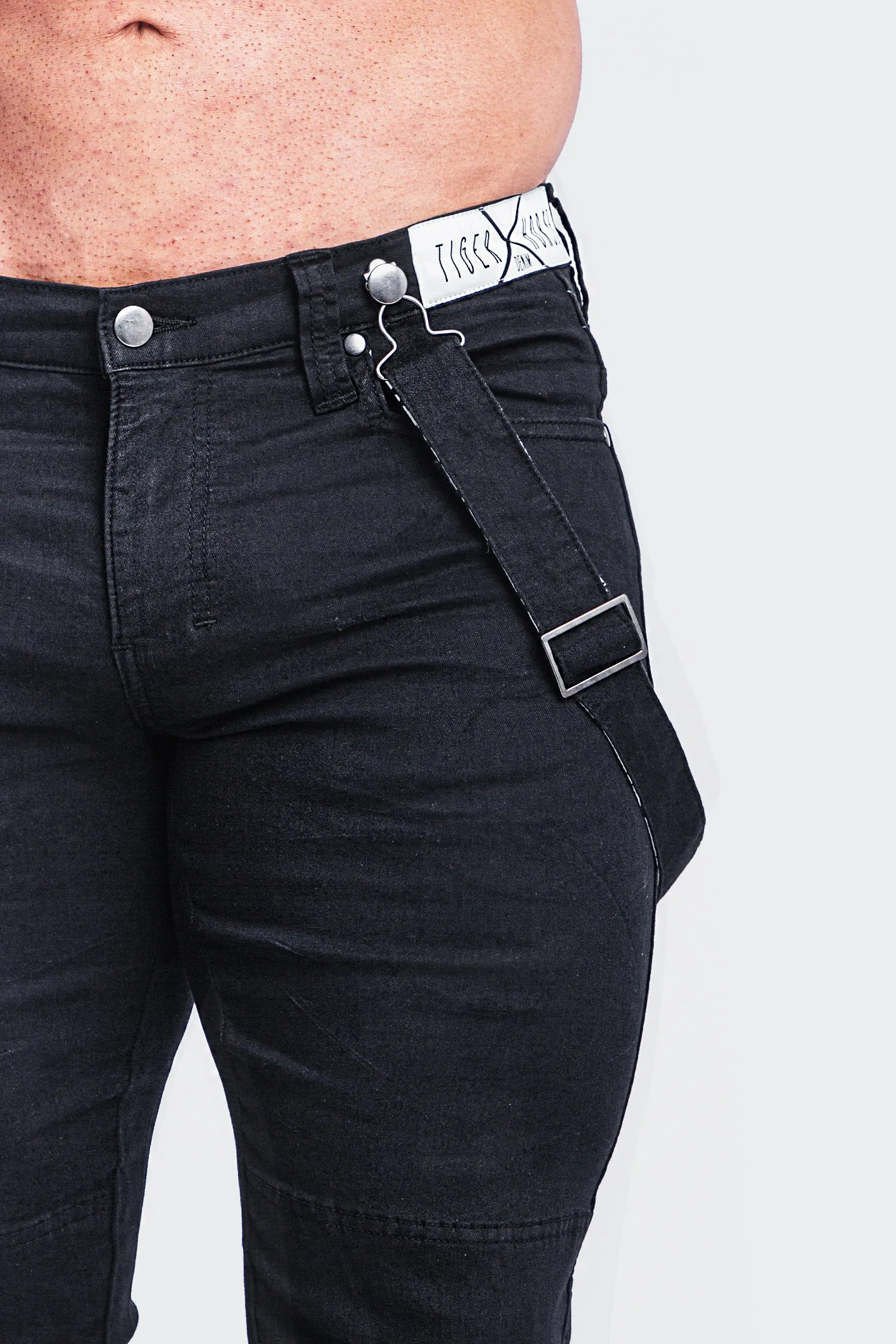 ROMEY DOUBLE-BLACK JEAN with HOLES & BACKING.